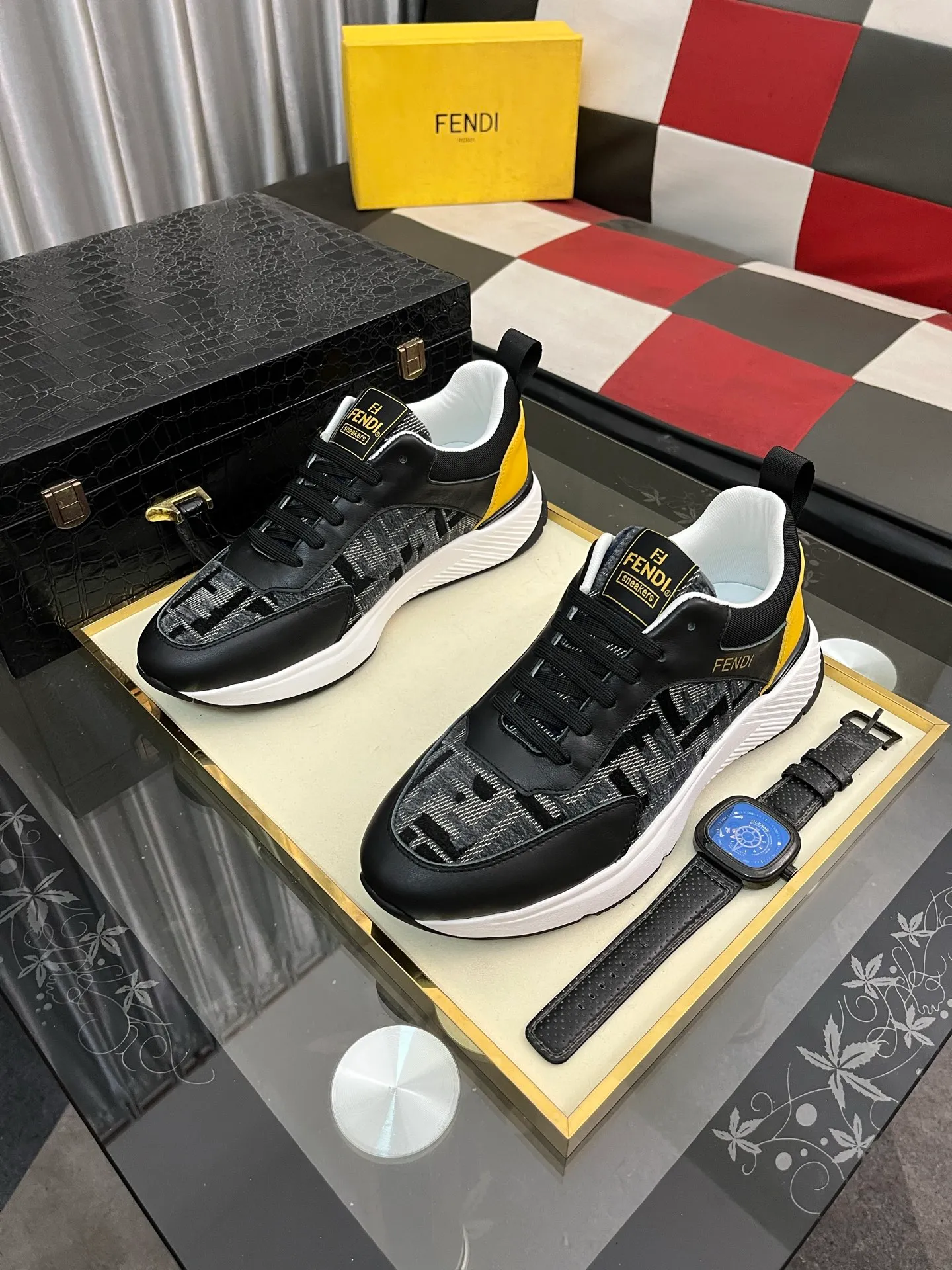 Men's Men's Shoes💰458⌚️⌚️[Fendi] Fendi's latest casual shoes for men! Available at counters simultaneously! Made entirely of imported top-grain calfskin, the interior is made of top-grain water-dyed cowhide, and the original factory-supplied rubber outsole. Leading new fashion concepts. Matching code: 38-442️⃣Colors available